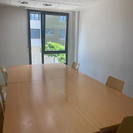 מלון Residencia Universitaria Miresi Sagrado Corazon Burgo