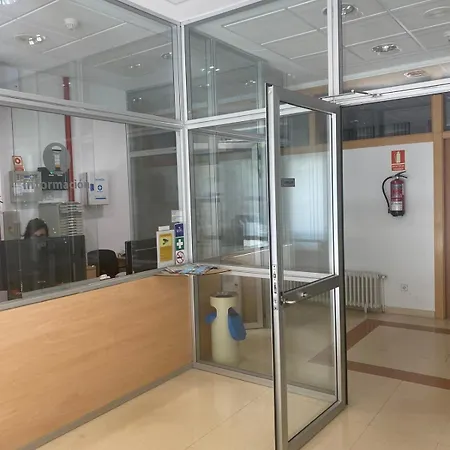 Residencia Universitaria Miresi Sagrado Corazon מלון *